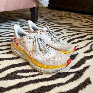 HOKA Clifton 8